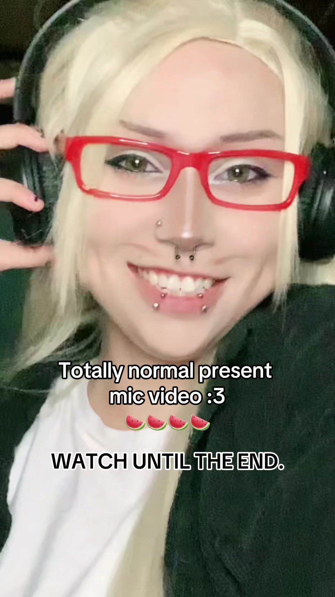 @(─‿‿─) 🐾