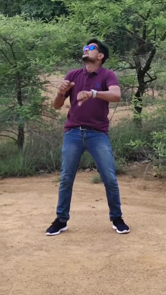 @Mr_Dhanush😀