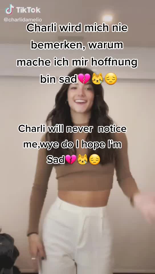@Charli d' amelio
