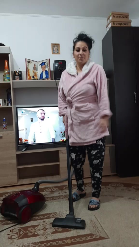 @ellakiss