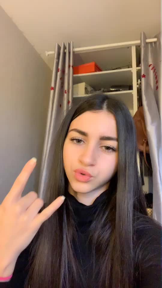 @Sabrinaa