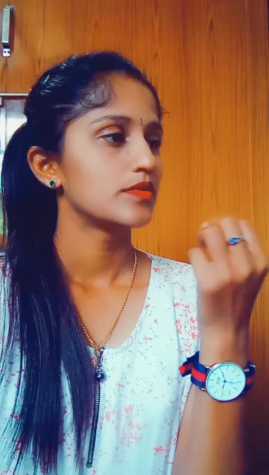 @👑PRIYA💜