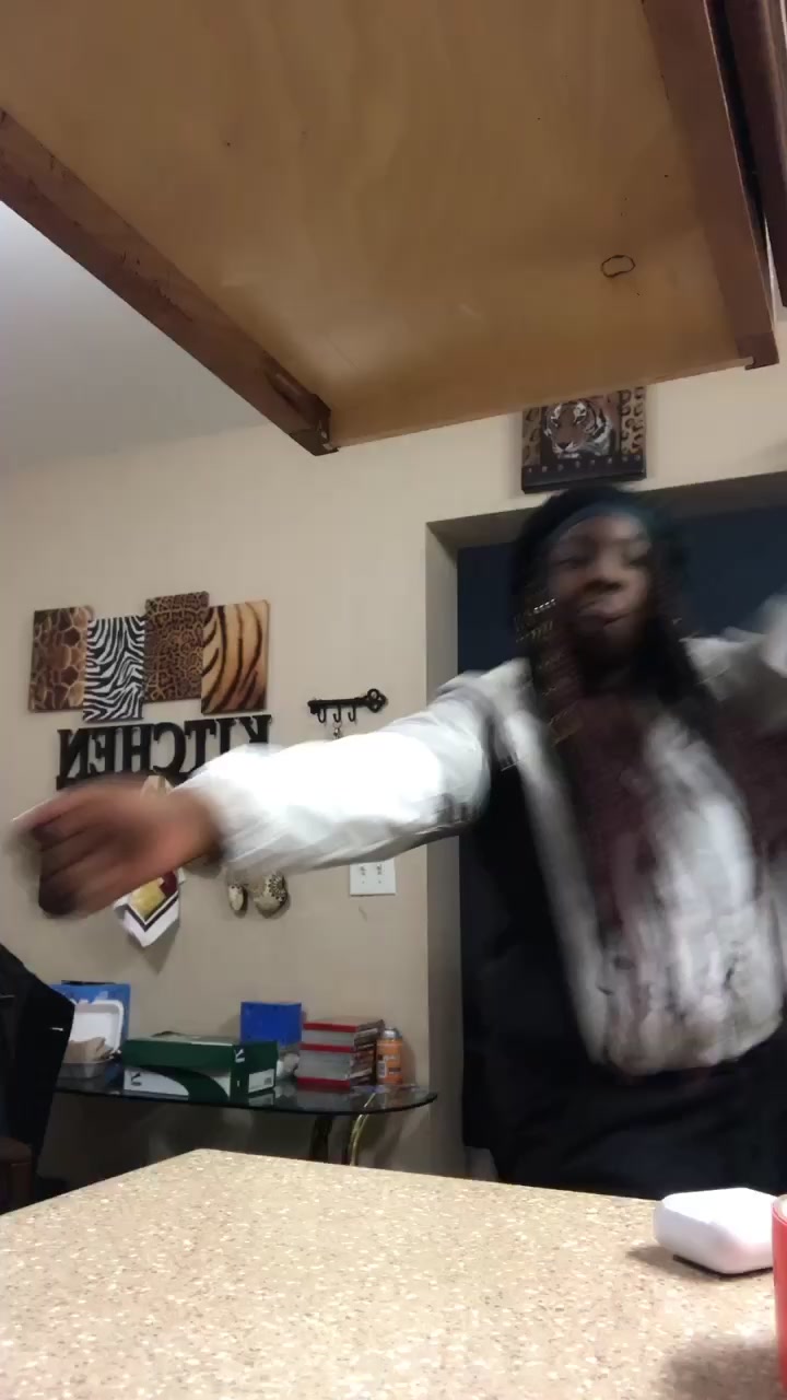 @theyfwari__