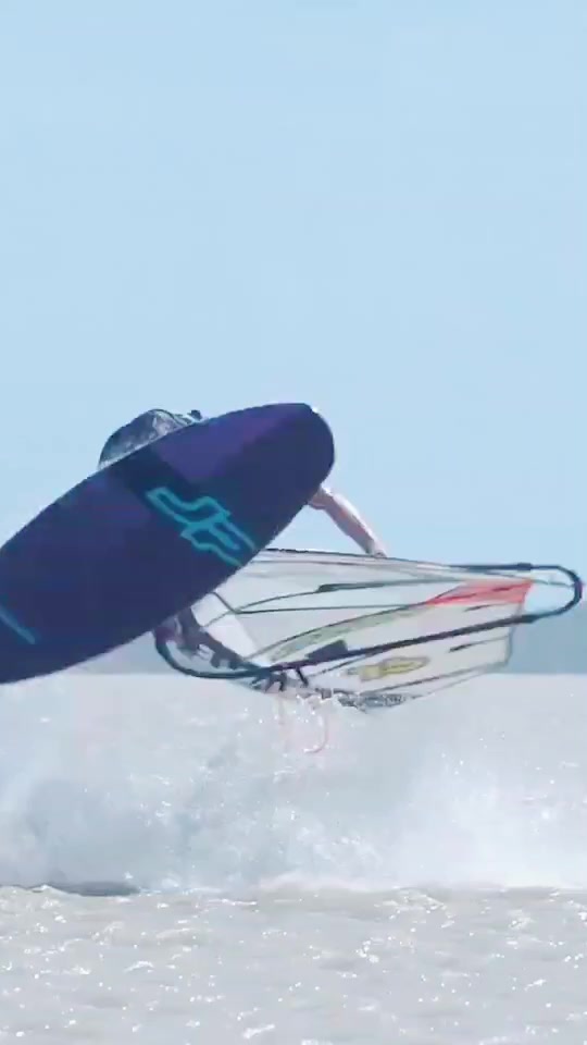 @windsurfcrashs