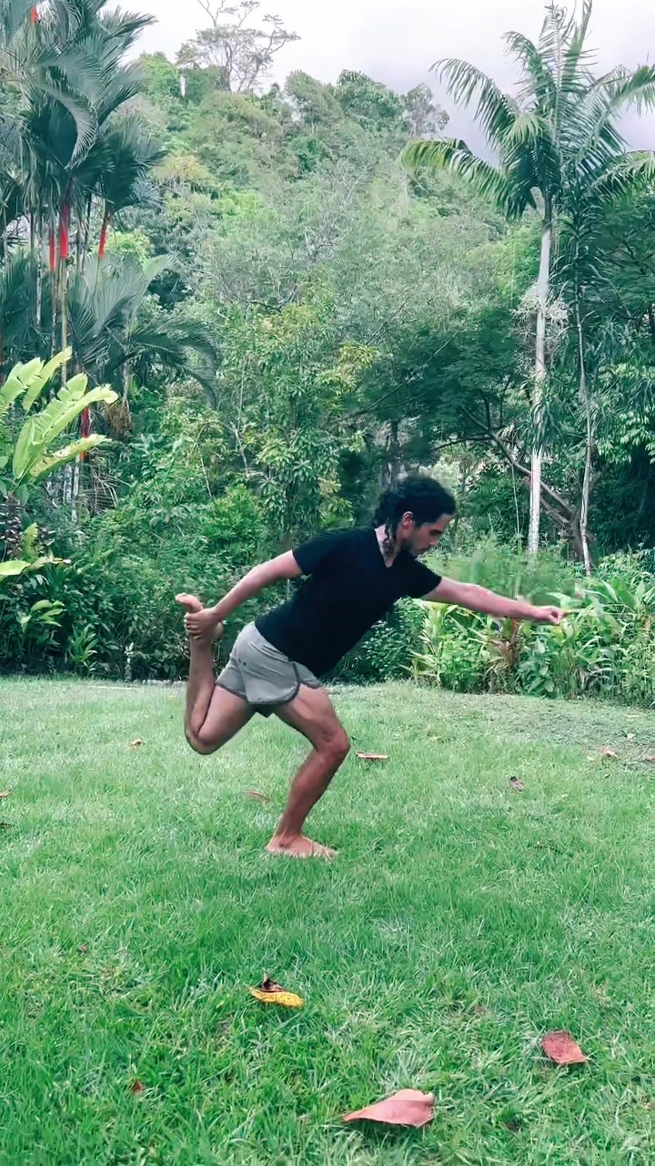 @Alvaromoves