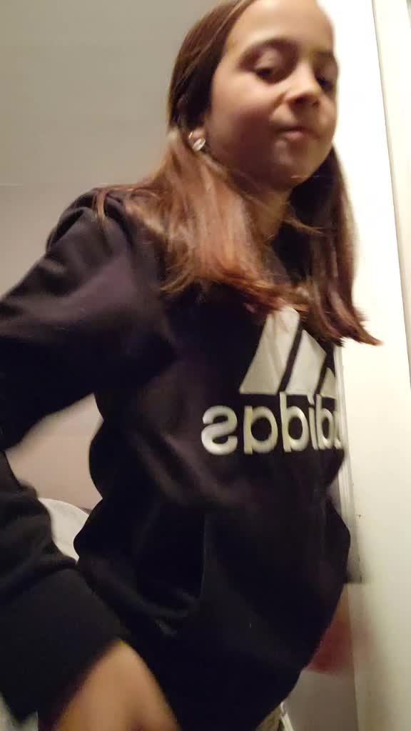 @EllyR