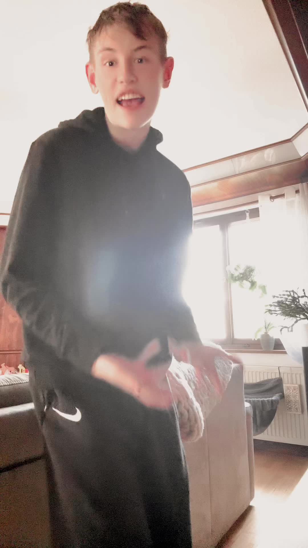 @Lukas_22_