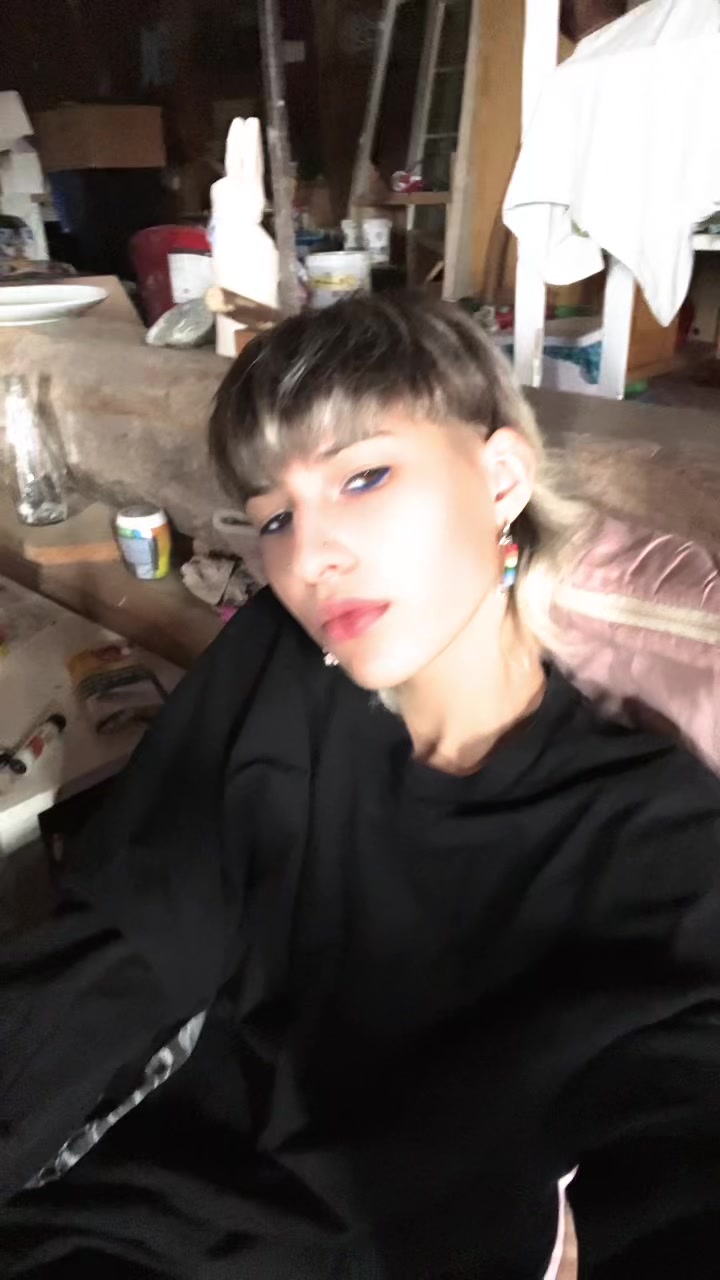 @Läusika🏳️🌈