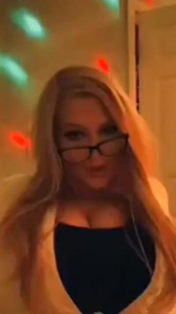 @Isadora Maksym