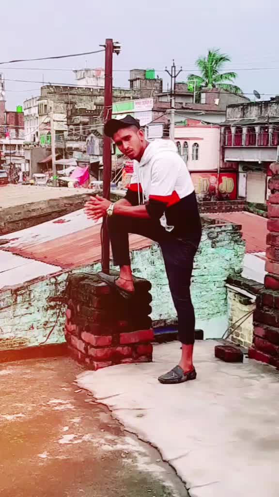 @I am on man army 😡