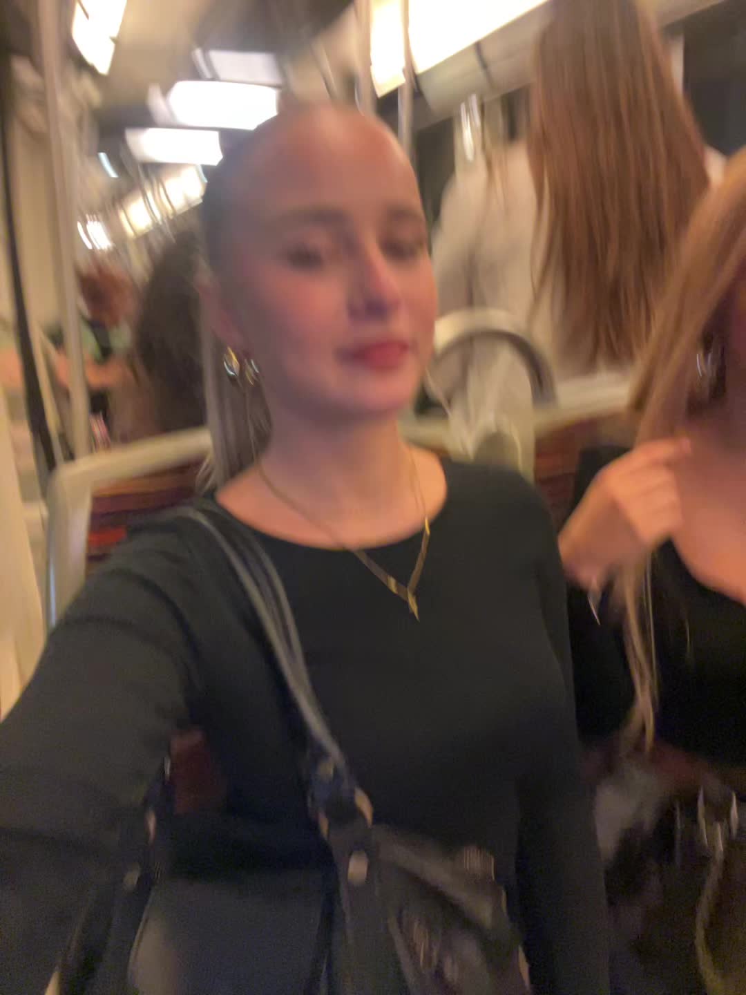 @Laraaaa🇷🇸