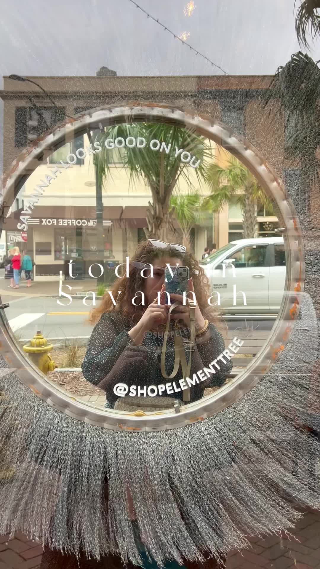 @curlsaroundtheworld