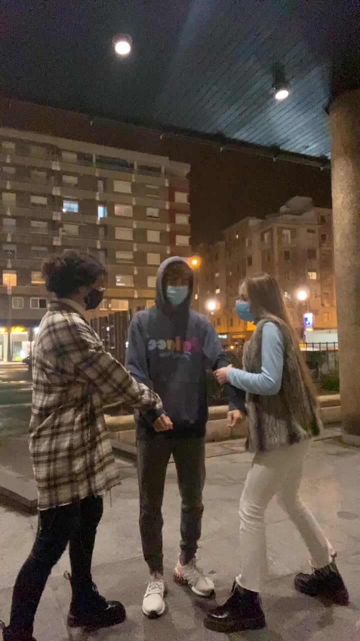 @Luna Marc&eacute;n