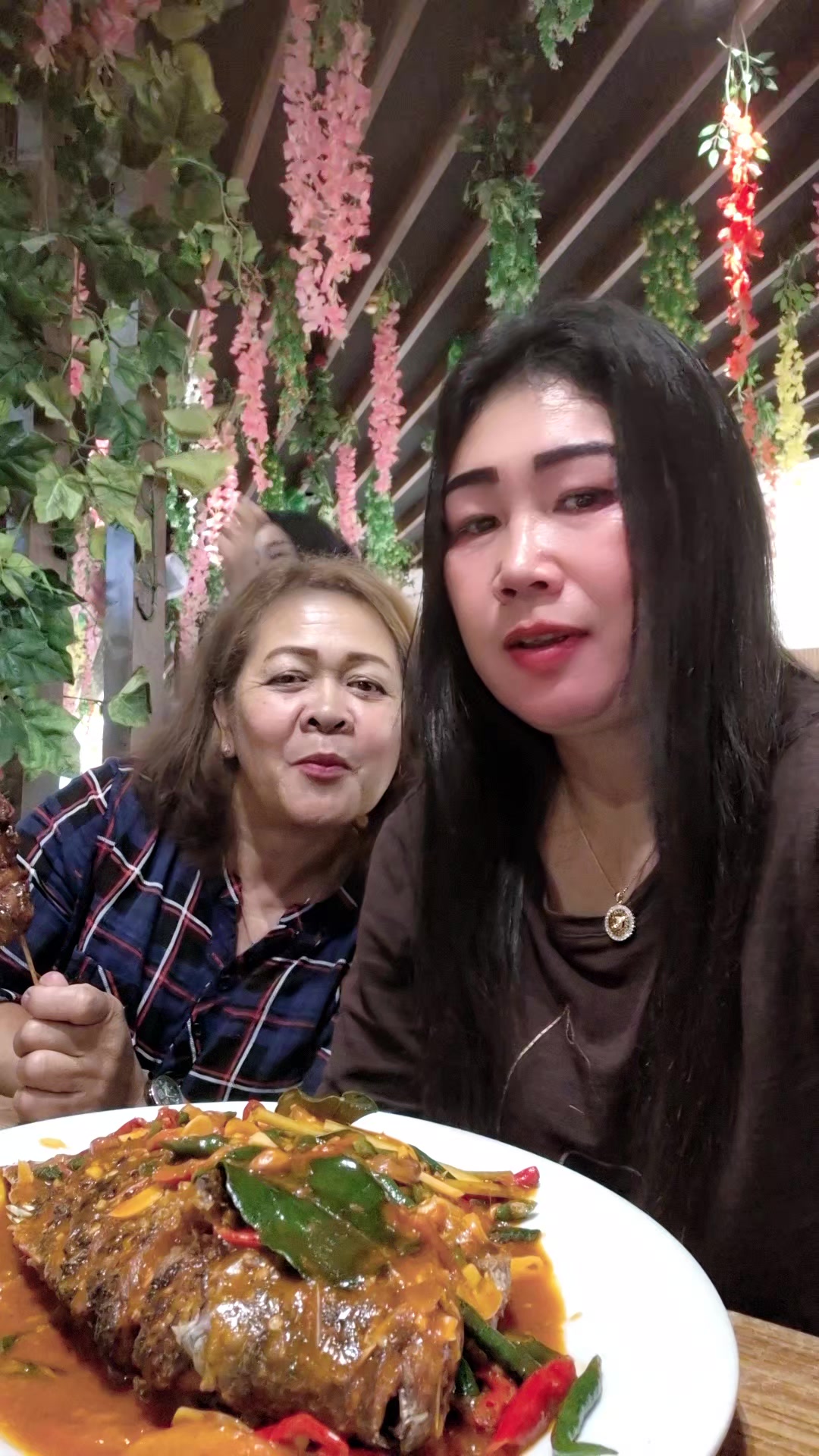 @MOM YOVI