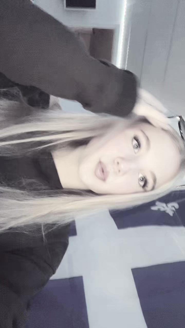 @privv.aury0