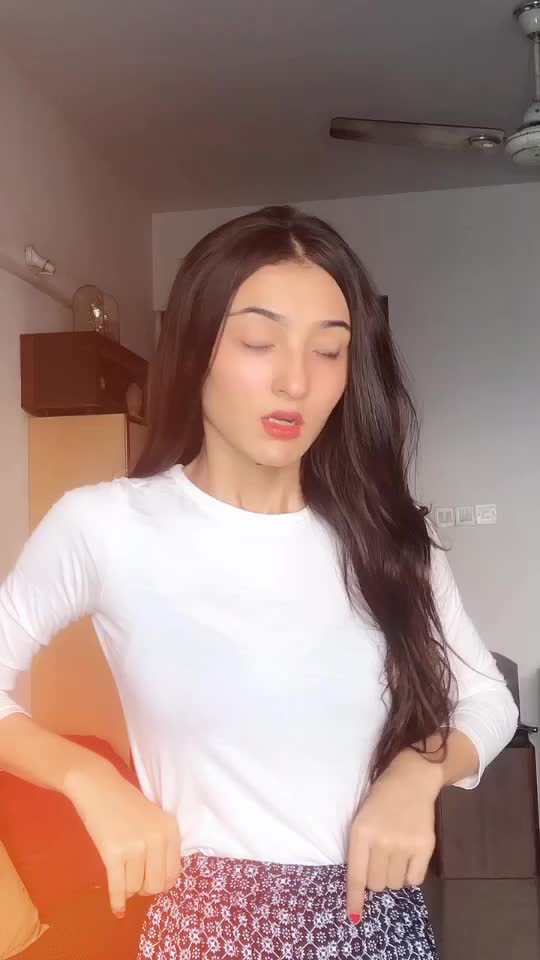 @Oviyaaa🌔