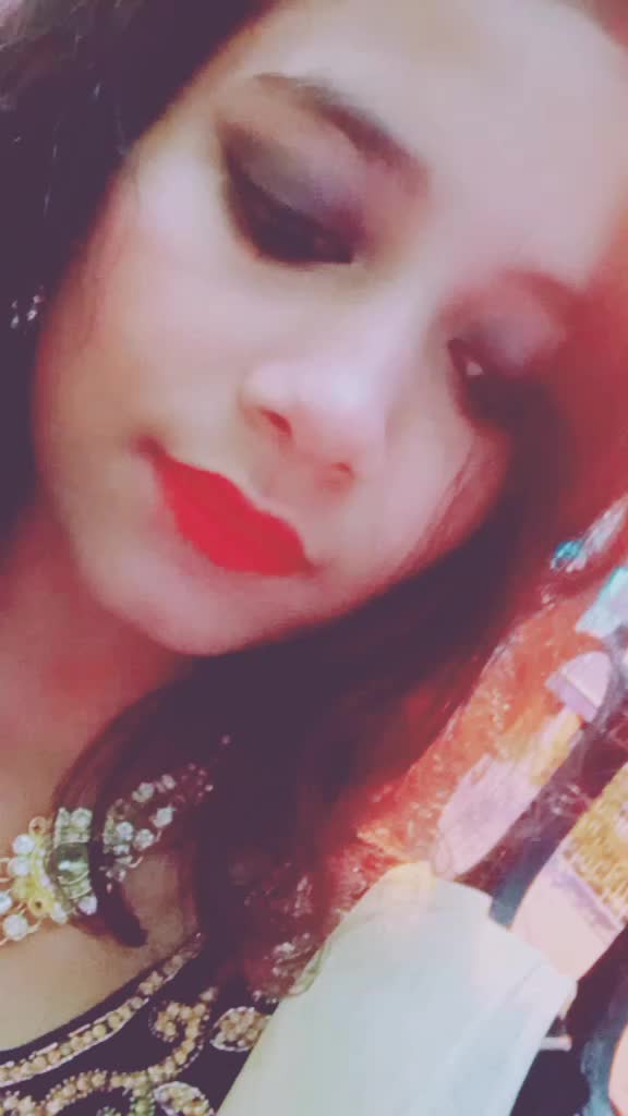 @bindaas girl😎