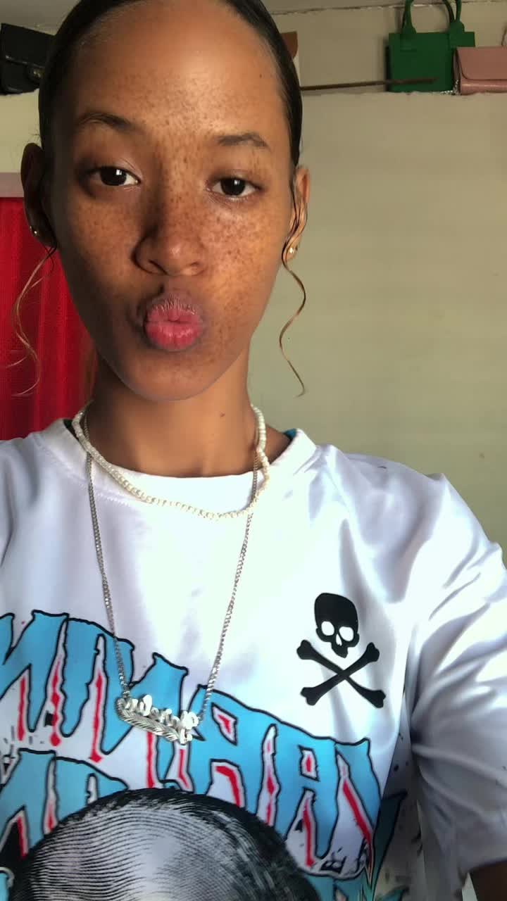 @Chica CaretAa.🤡🖤