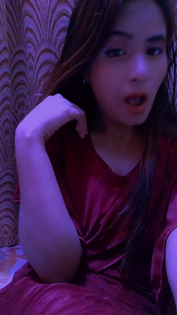 @Aysha Khan🍎