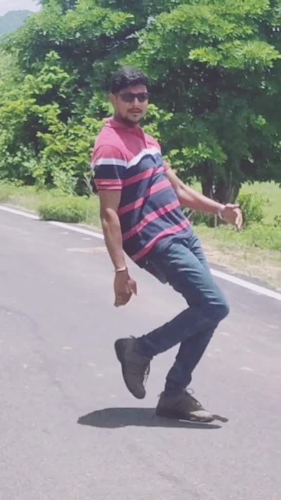 @Mr_Dhanush😀