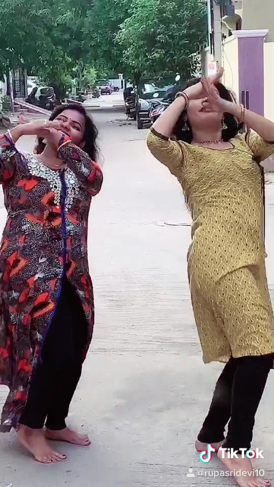 @NAVYASRI❤️👩🏻🦰