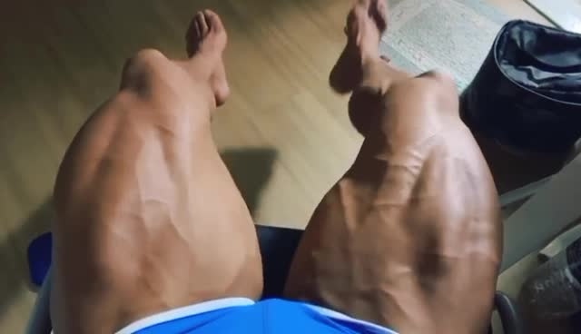 @MuscleGirlHub