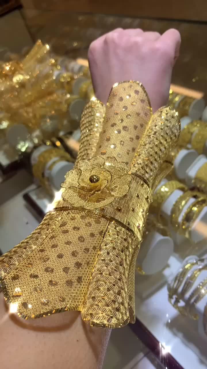 @NourisJewelry