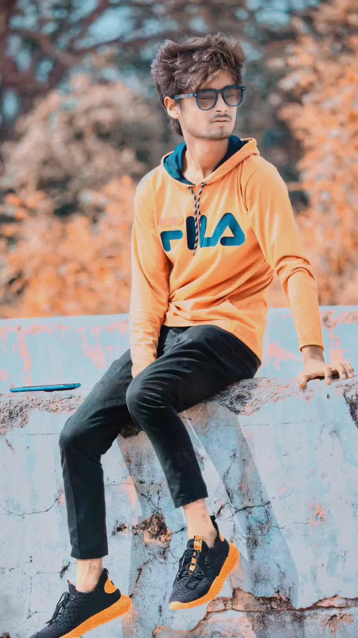 @Alone but Happy😃