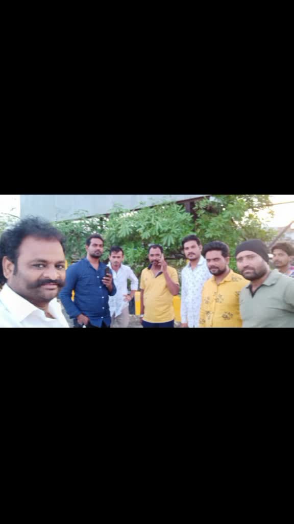 @Monu....👊🏻......😎