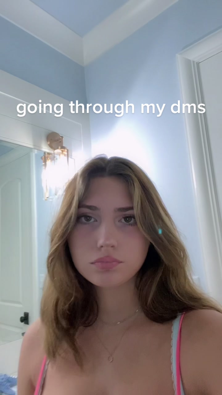 @stupidhotbrunette