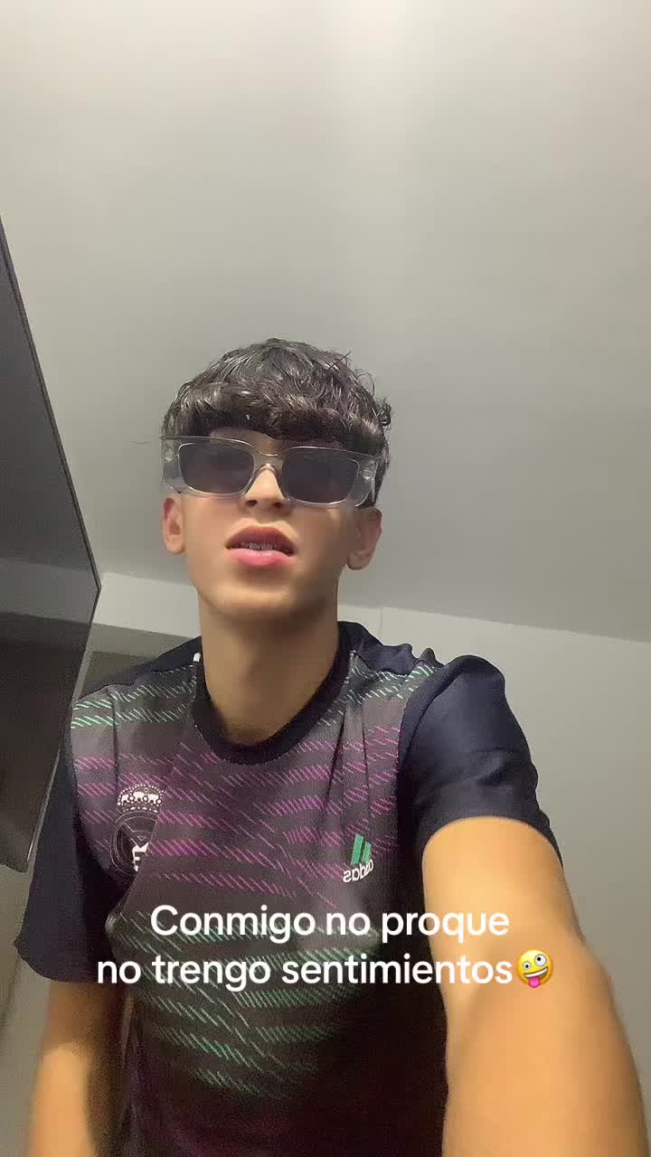 @Adamoox