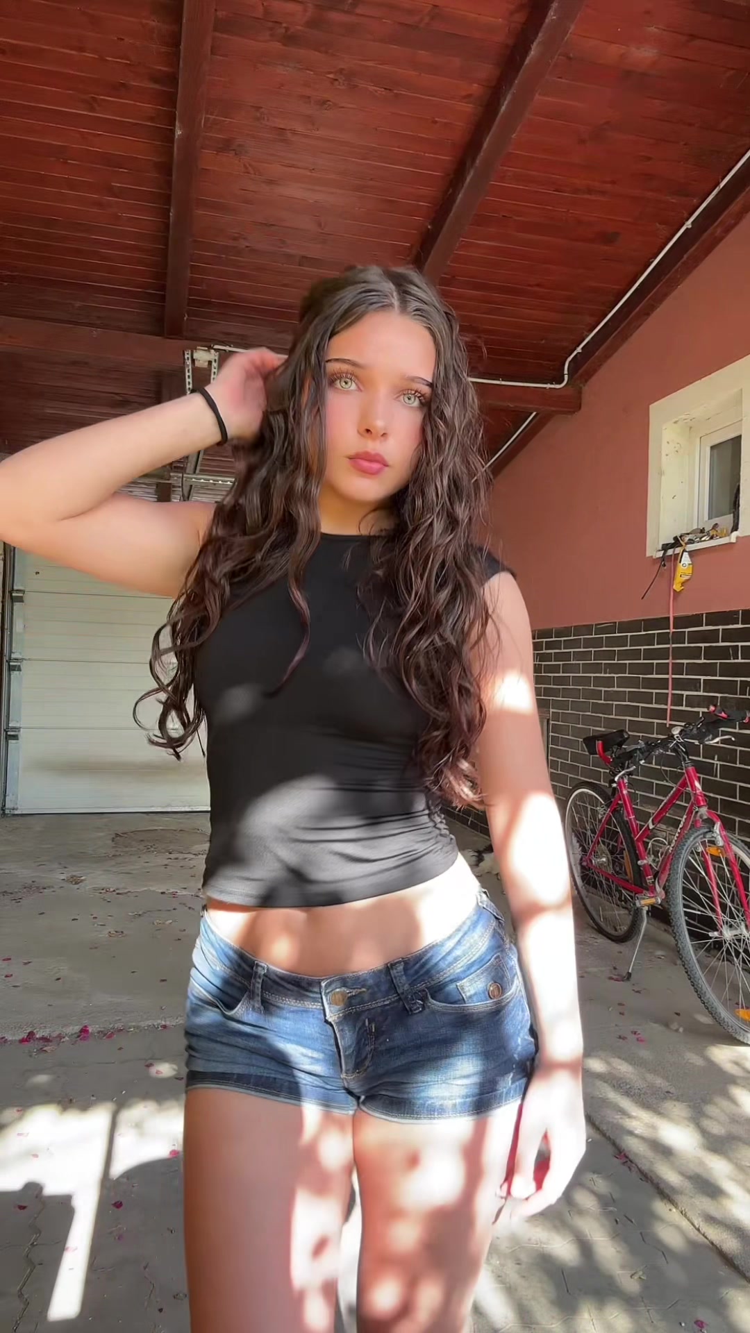 @lívia