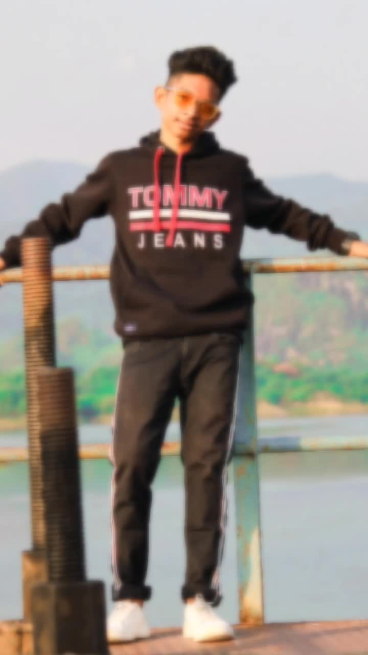 @Average B&oslash;y naveen