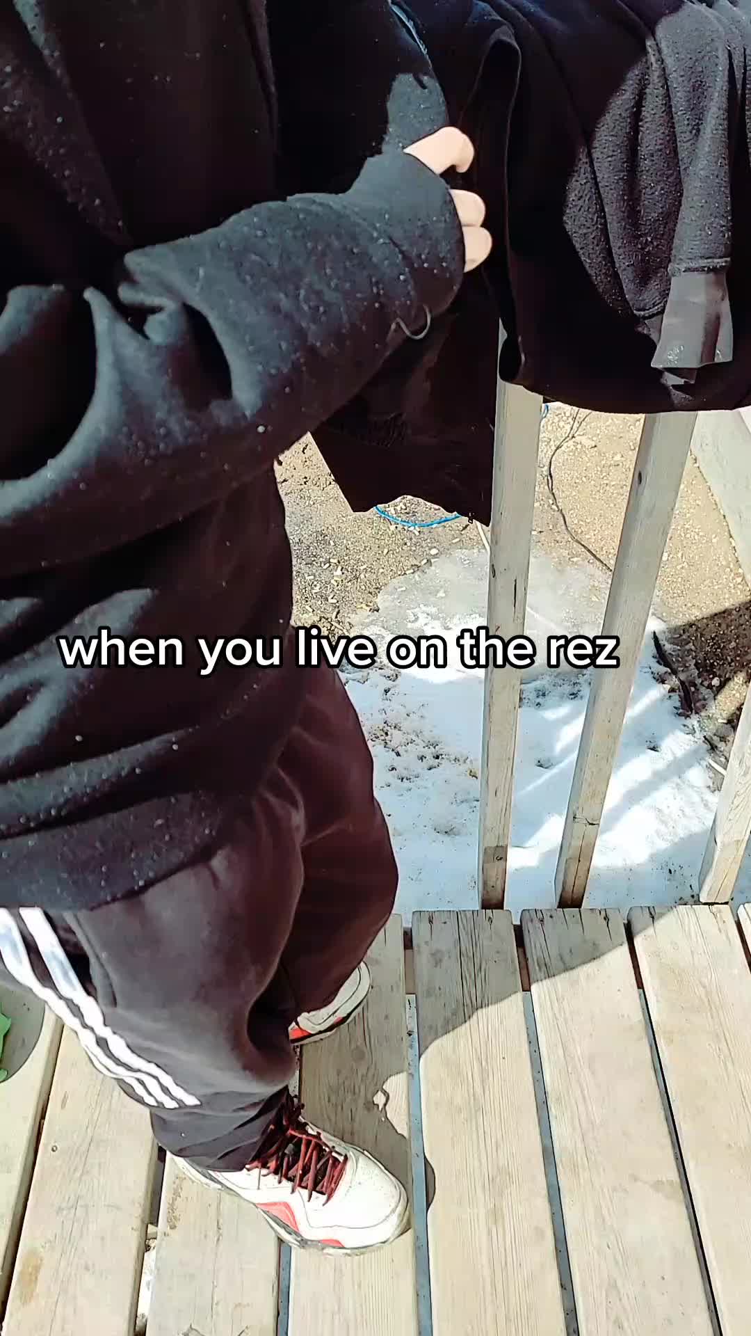 @-_-