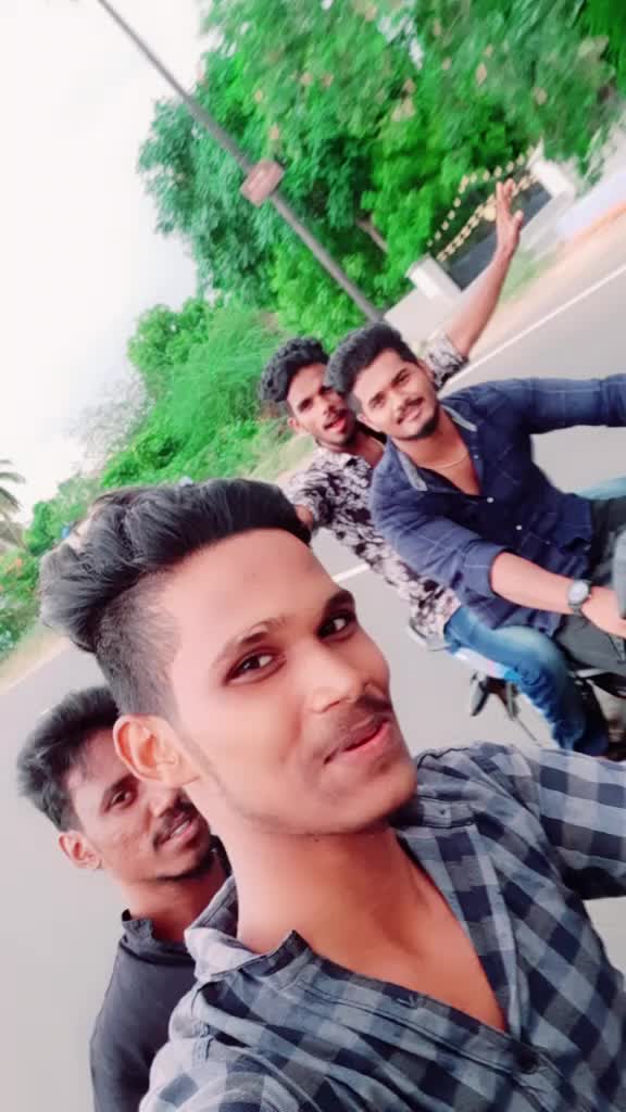 @kumaran_smiley_cruze