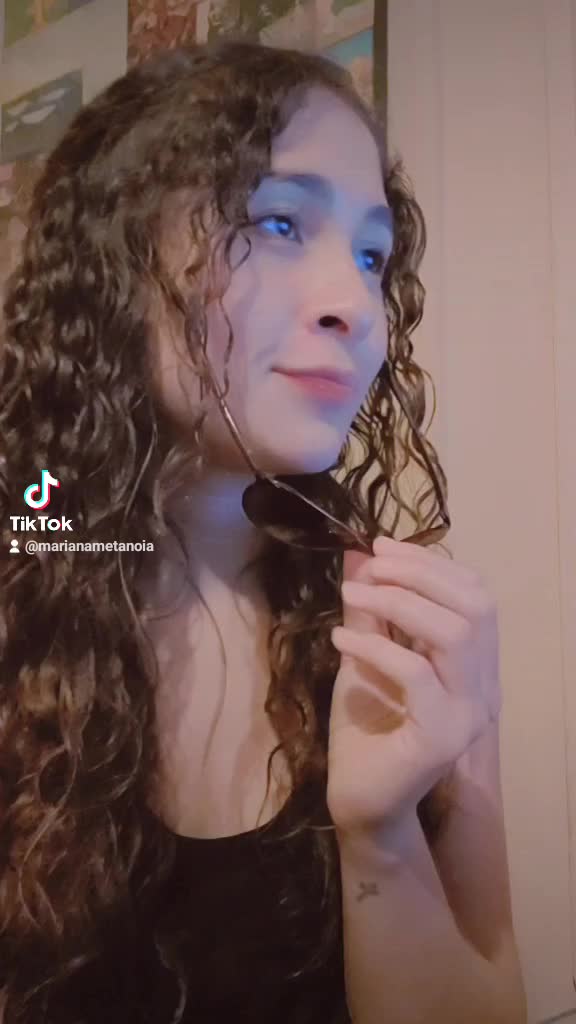@Mariana España
