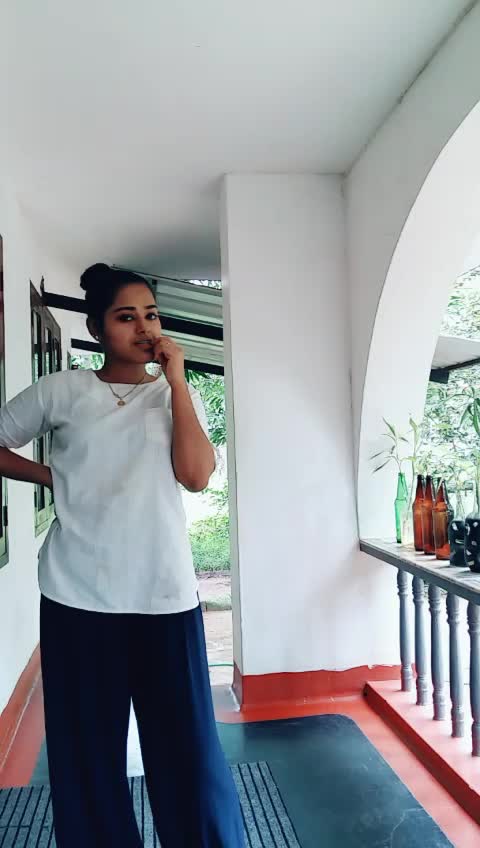 @ASWATHI😇