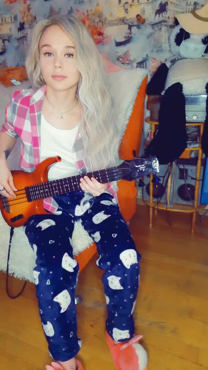 @katy_menz