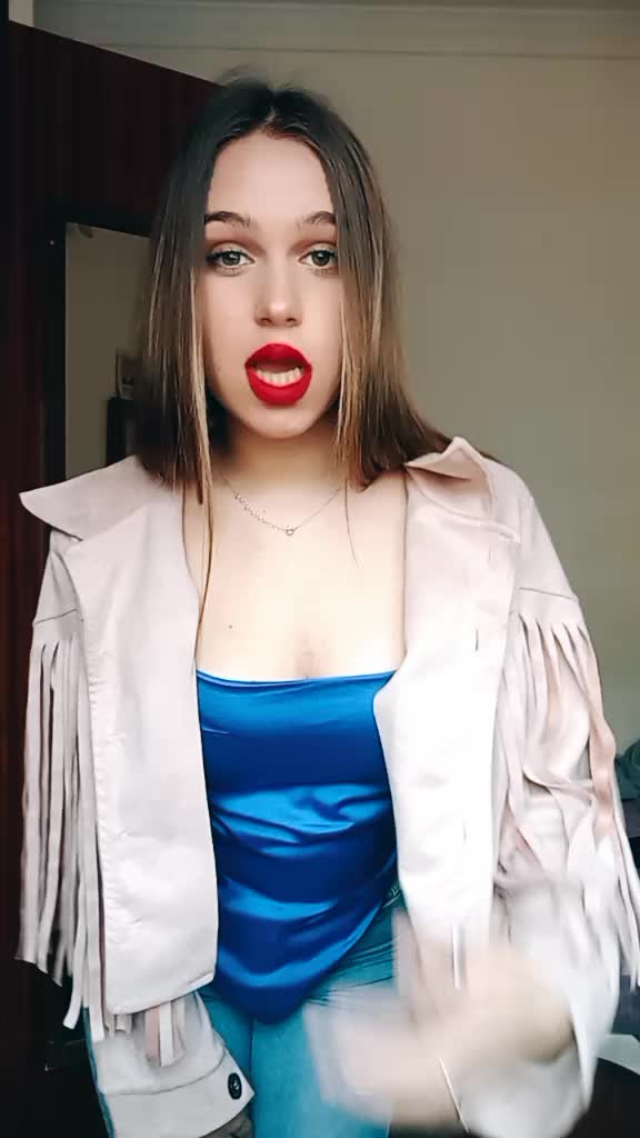 @Claauudiia01