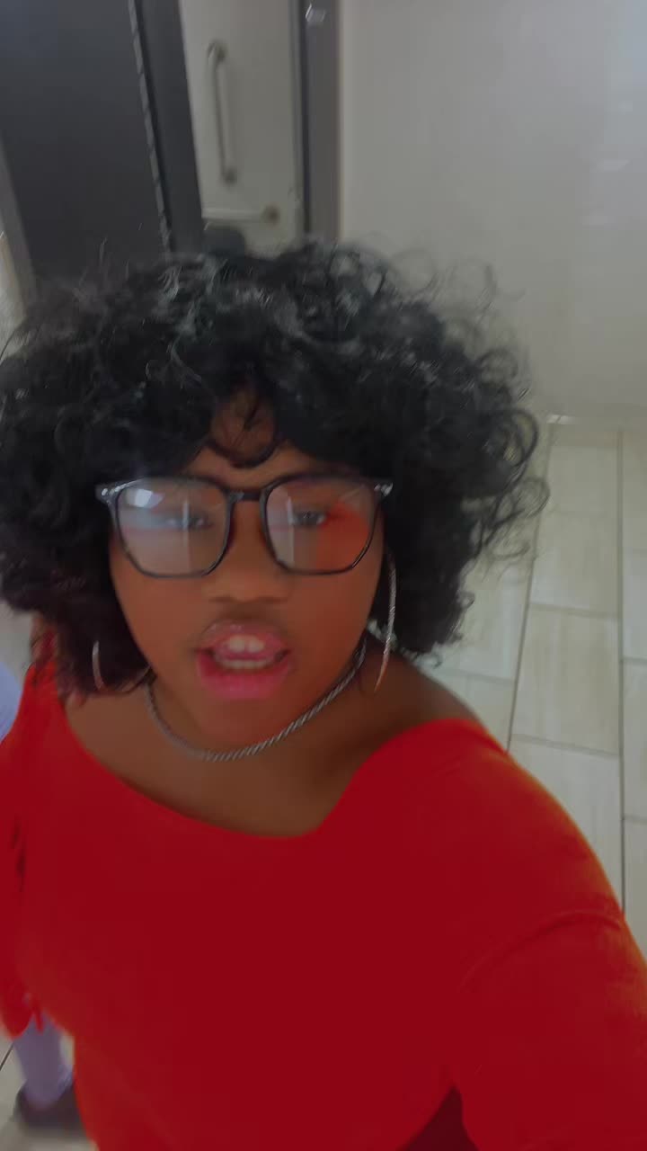 @TheeZoeDenise