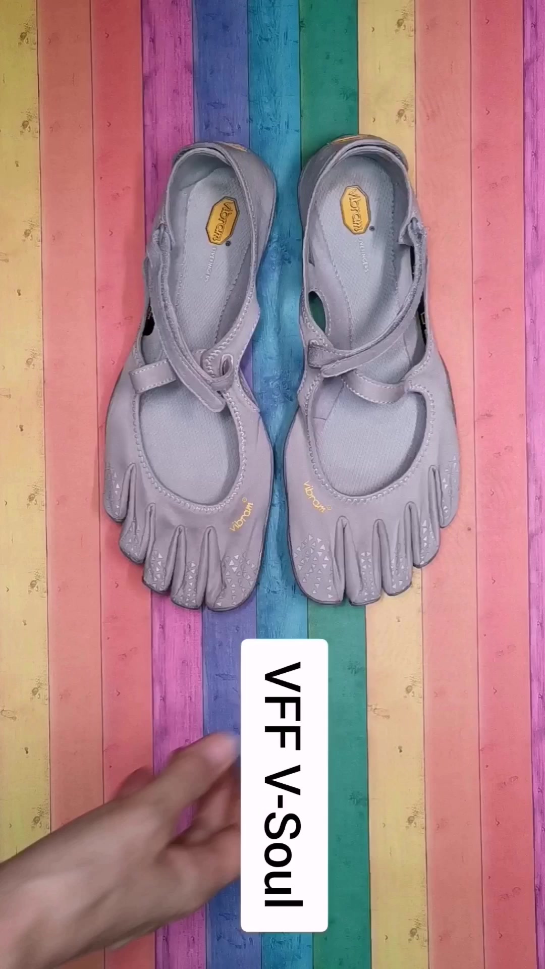@Barefootbudapest