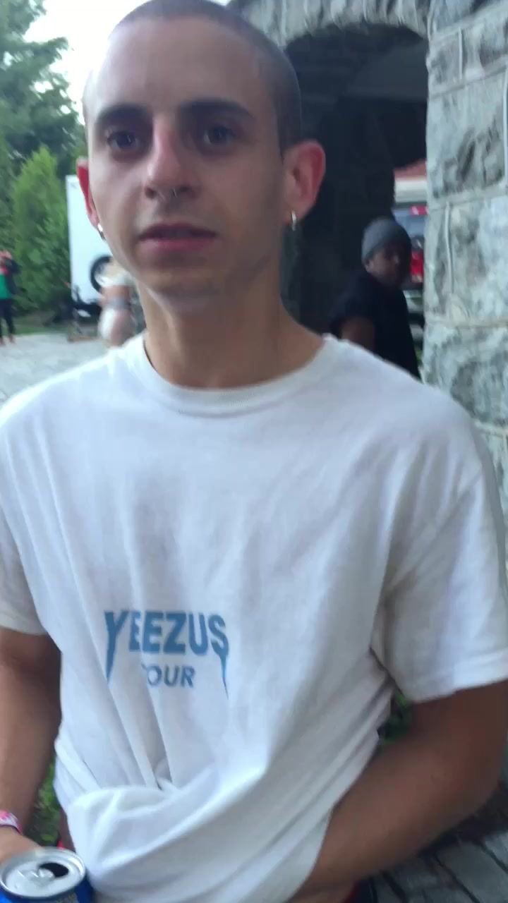@mo