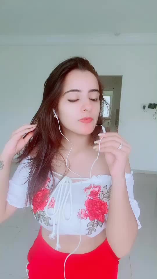@Jhanvi