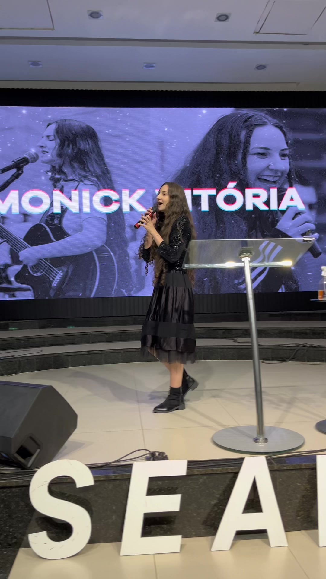 @Monick Vitoria