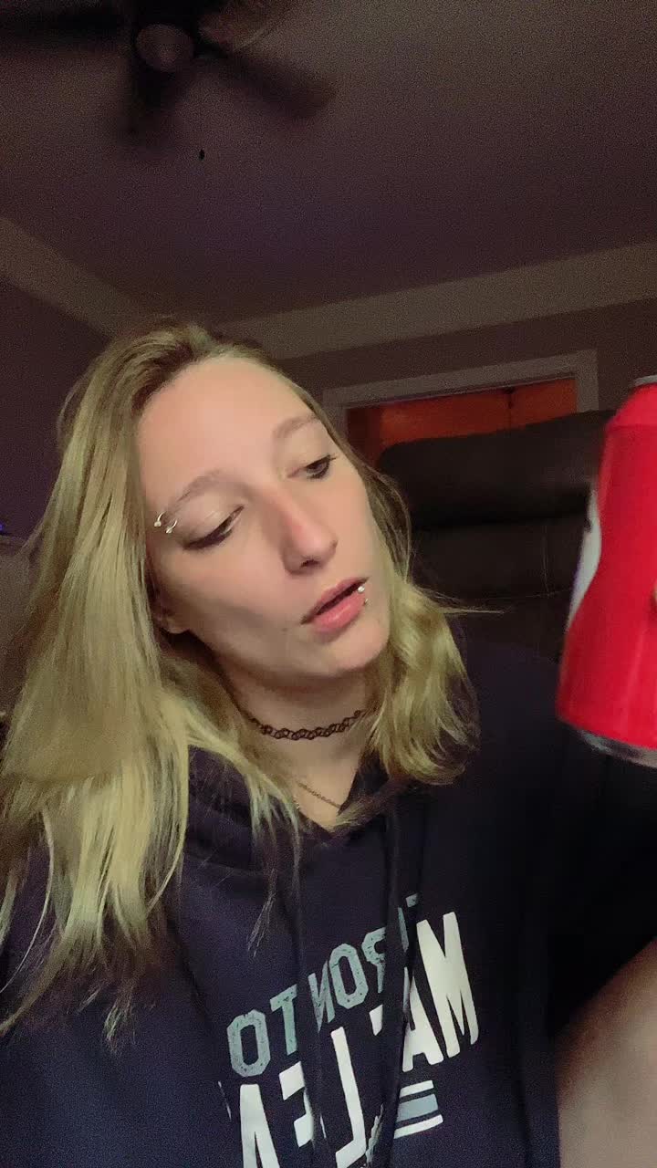 @𝐻𝑜𝓁𝓁𝓎𝒬𝓊𝒾𝓃𝓃