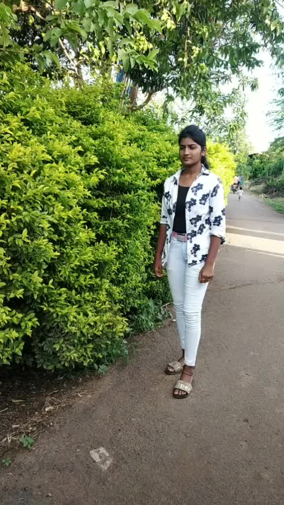 @anushri751