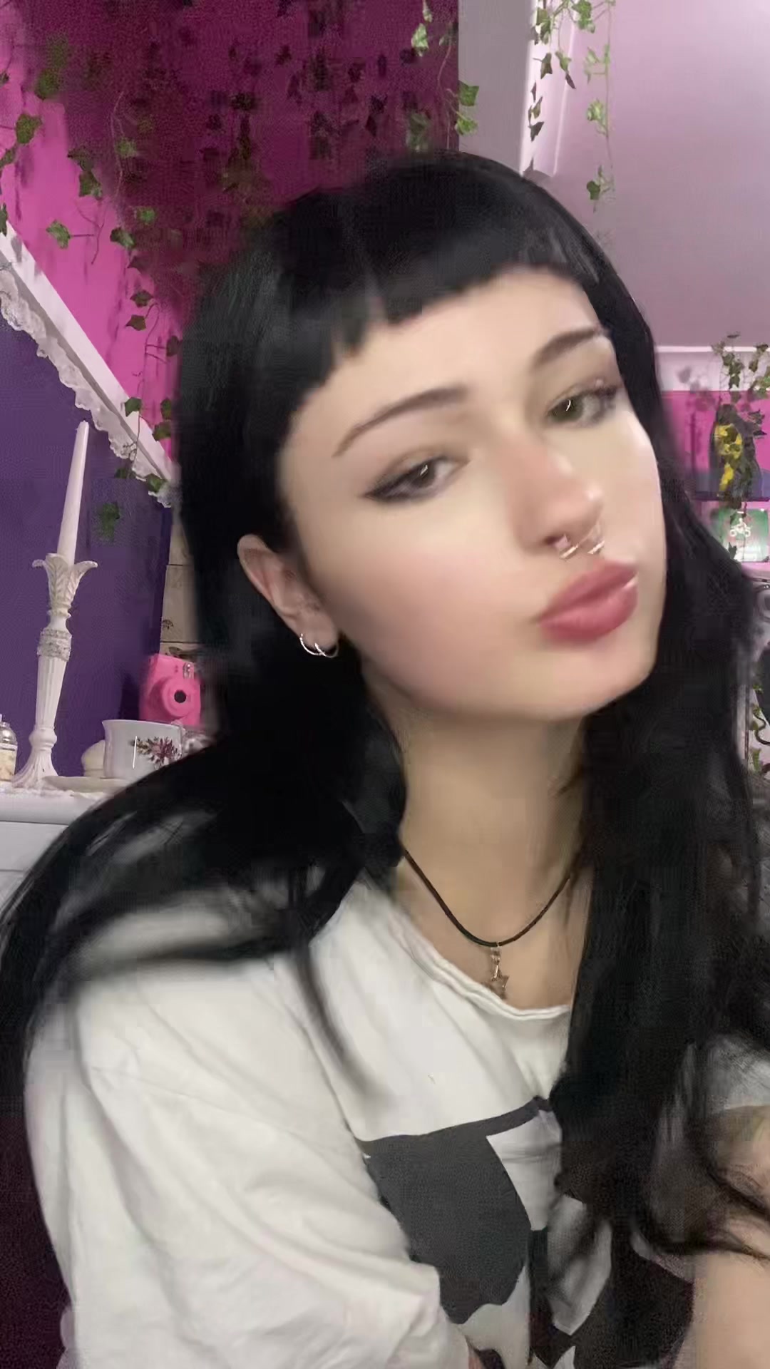 @✧･ﾟ: *✧･ﾟ:*
