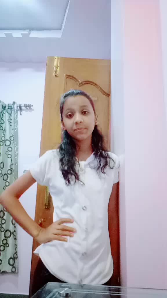 @QUEEN_Shraddha😍