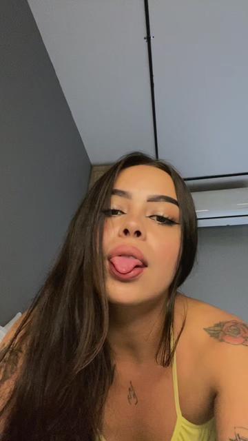 @ninasuarez.69