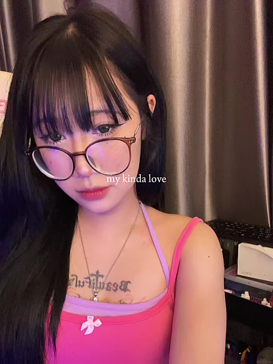 @อาเนีย&ensp;ฮับป๋ม